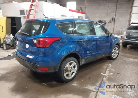 2019 Ford Escape S z USA, uszkodzony, nr VIN 1FMCU0F74KUB50545